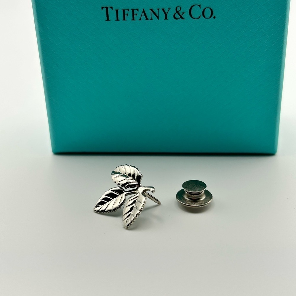 Tiffany & Co Estate Leaf Brooch/Lapel Pin - Picture 5 of 11